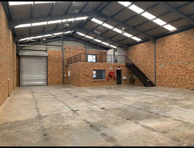 411M² WAREHOUSE TO LET IN STRIJDOMPARK